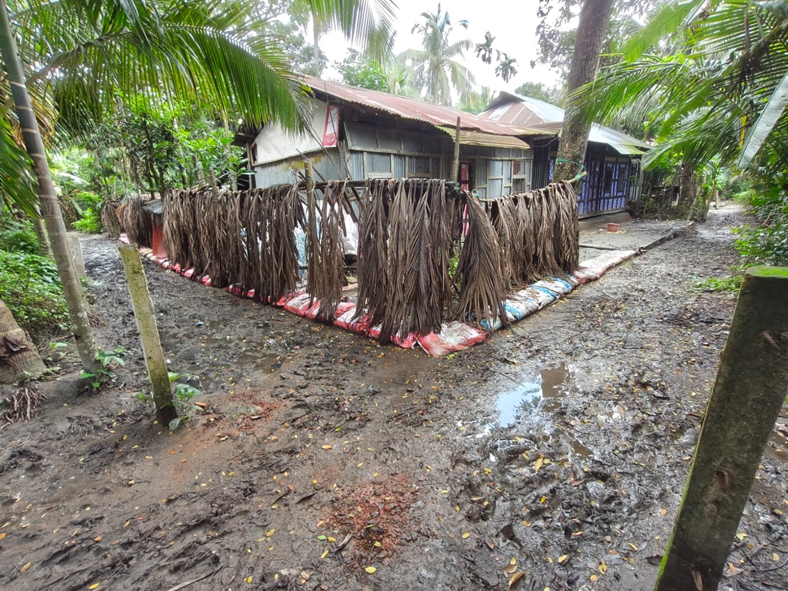 লক্ষ্মীপুরের রায়পুর উপজেলার চর মোহনা গ্রামে মো. ইউসুফের গ্রামের বাড়ি।